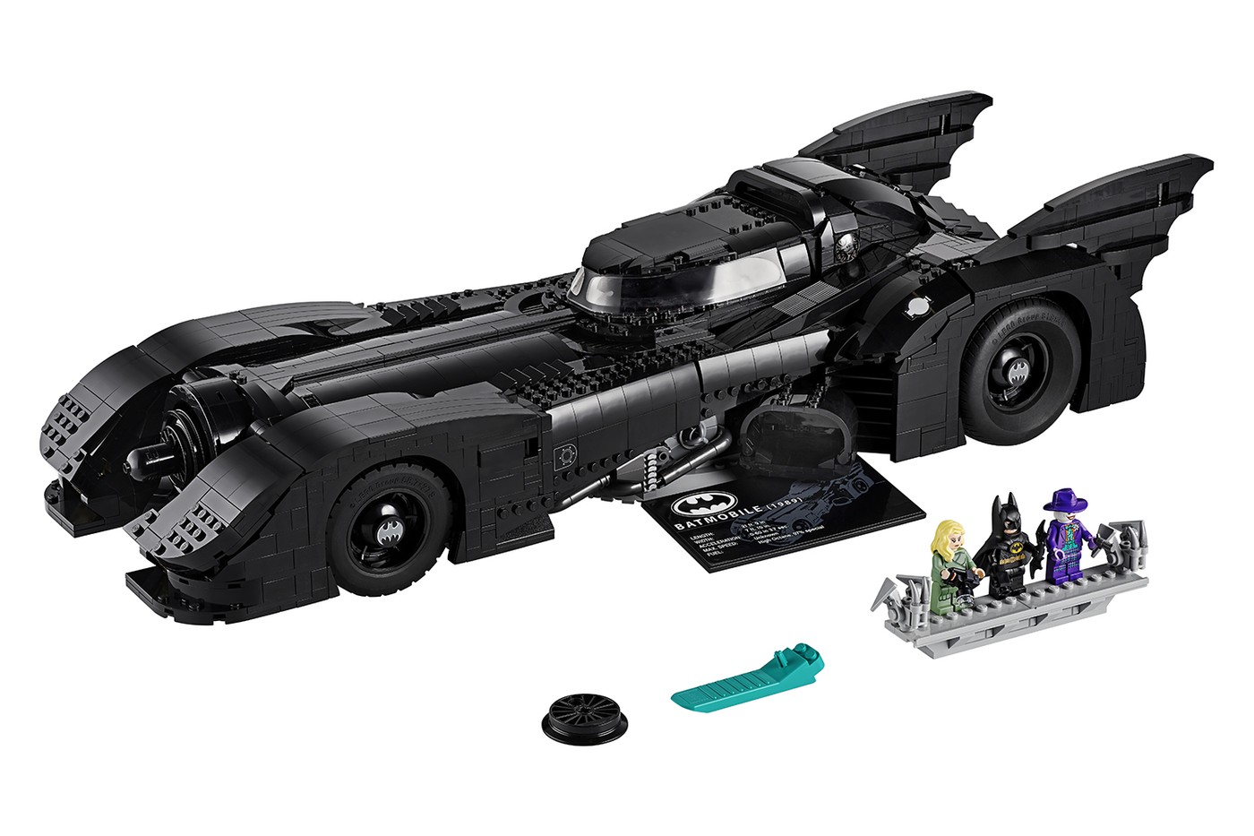 LEGO 推出长达 60 公分之 1989 年《Batman》蝙蝠车积木模型