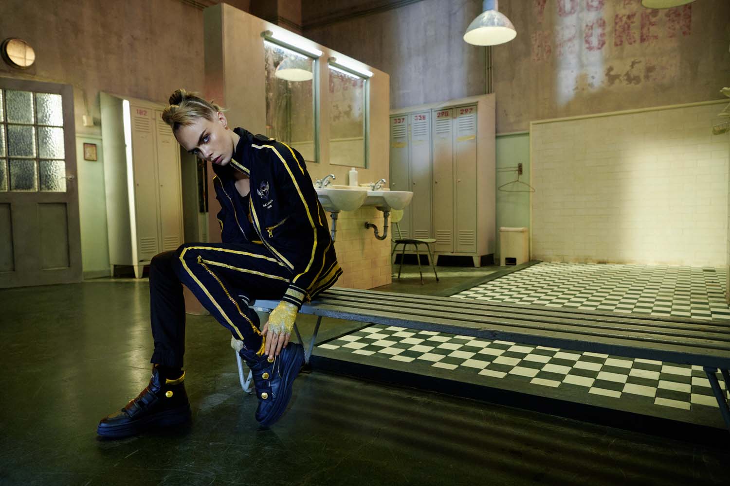 caradelevingne演绎pumaxbalmain联名系列宣传大片