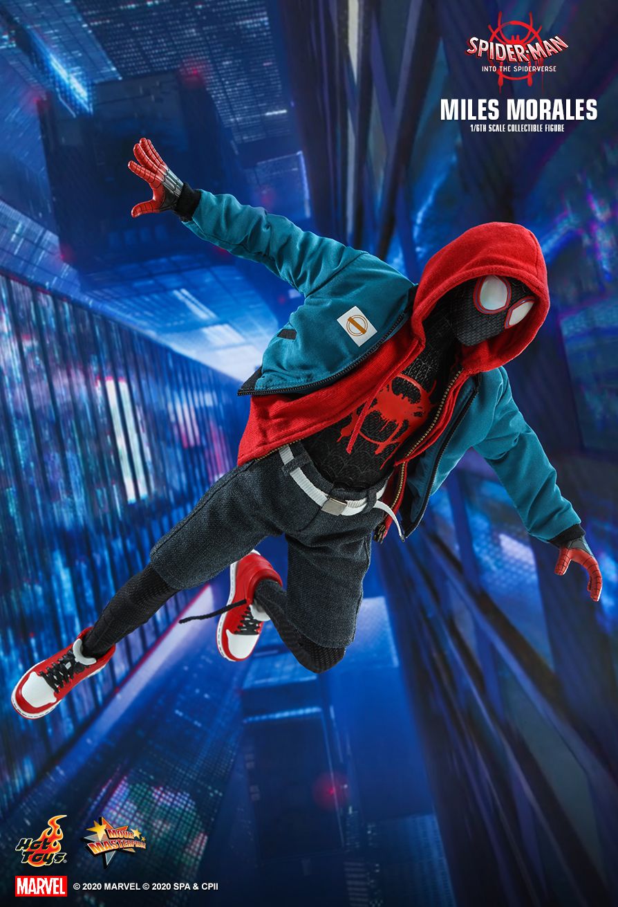 Hot Toys 推出《蜘蛛侠：平行宇宙》主角 Miles Morales 1：6 尺寸人偶