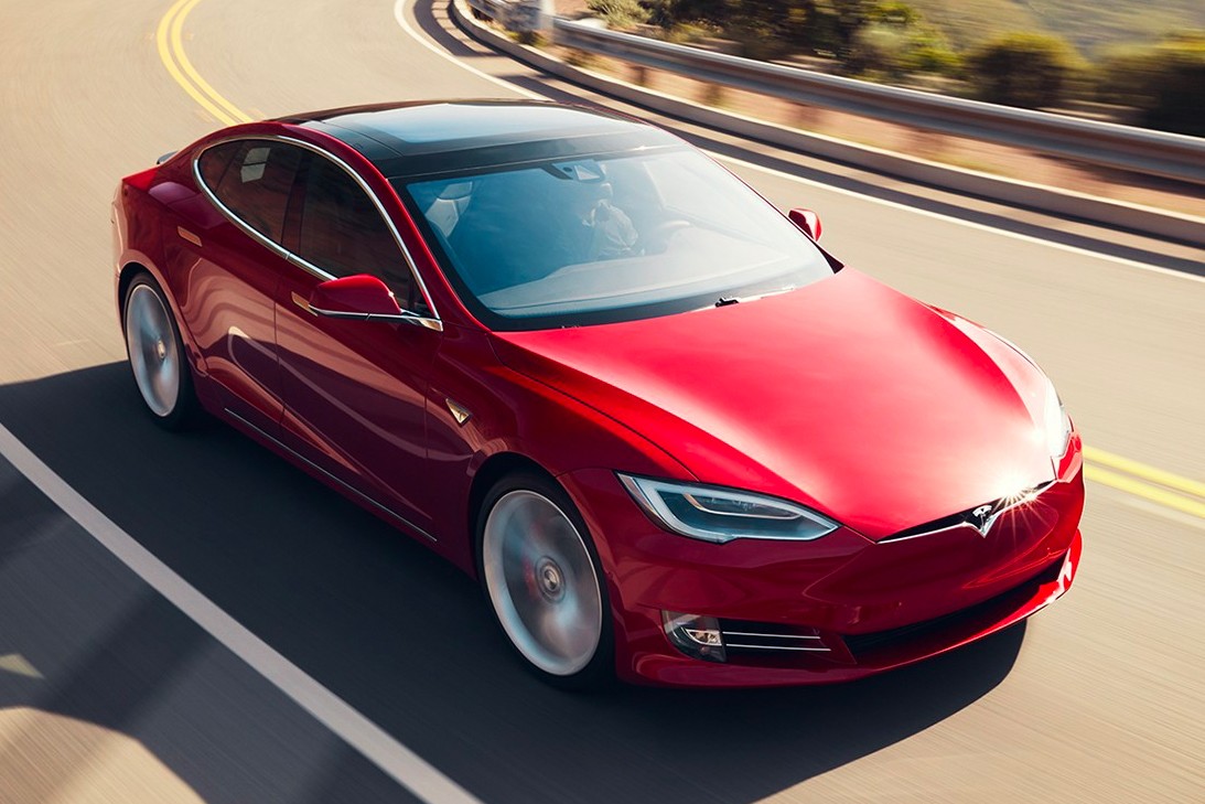 Elon Musk 宣布 Tesla Model S 降价至 $69,420 美元