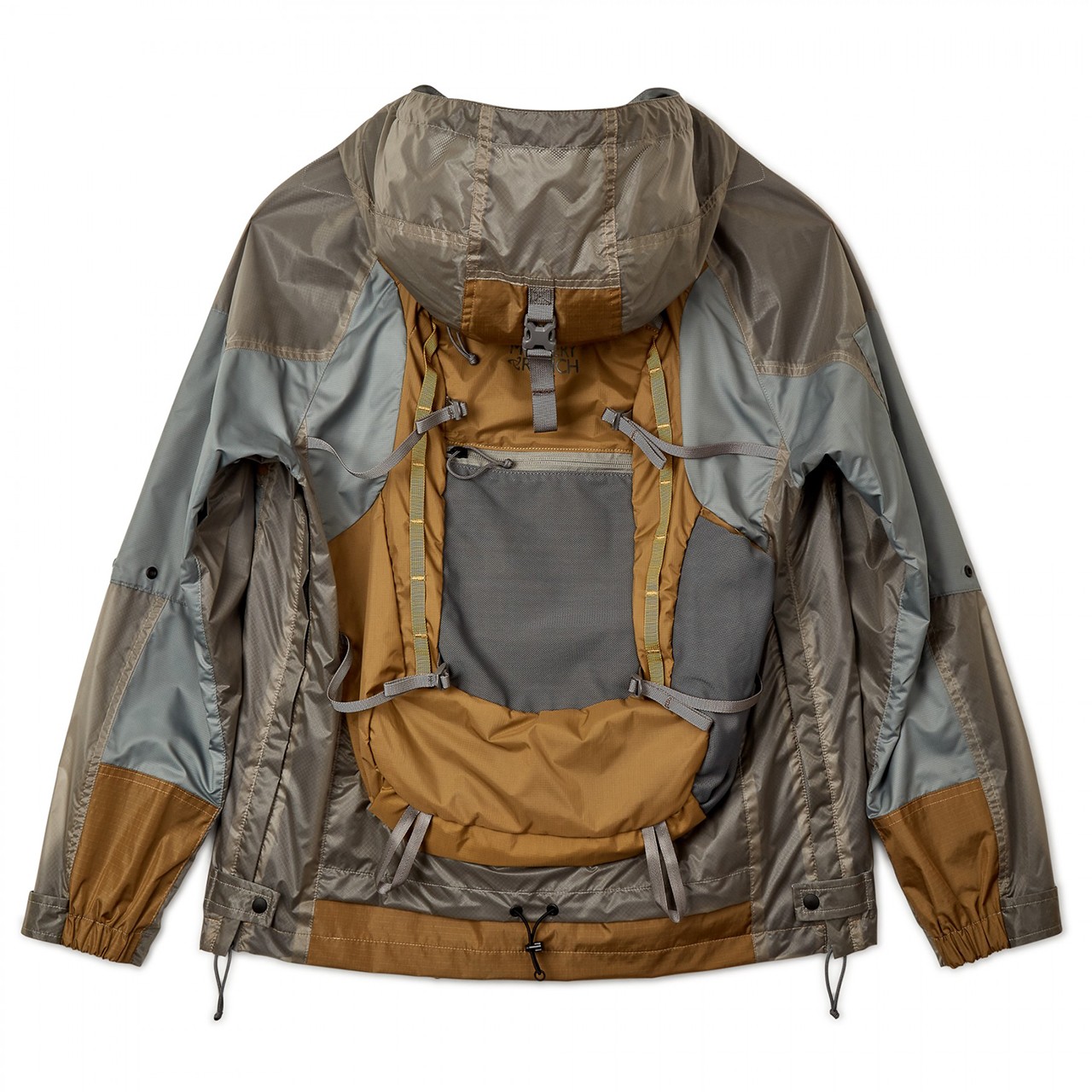 Junya Watanabe Man 推出「结合后背包设计」之机能夹克