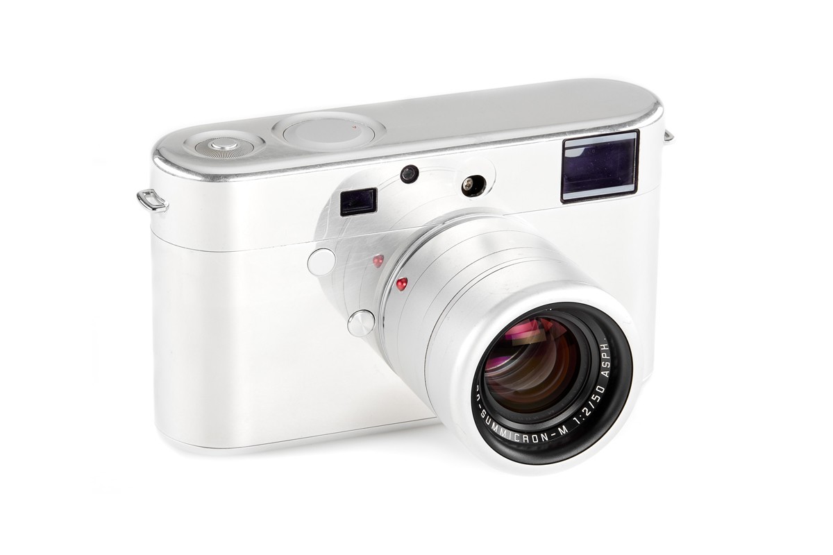Jony Ive x Marc Newson 打造仅有一台 Leica 原型机即将拍卖