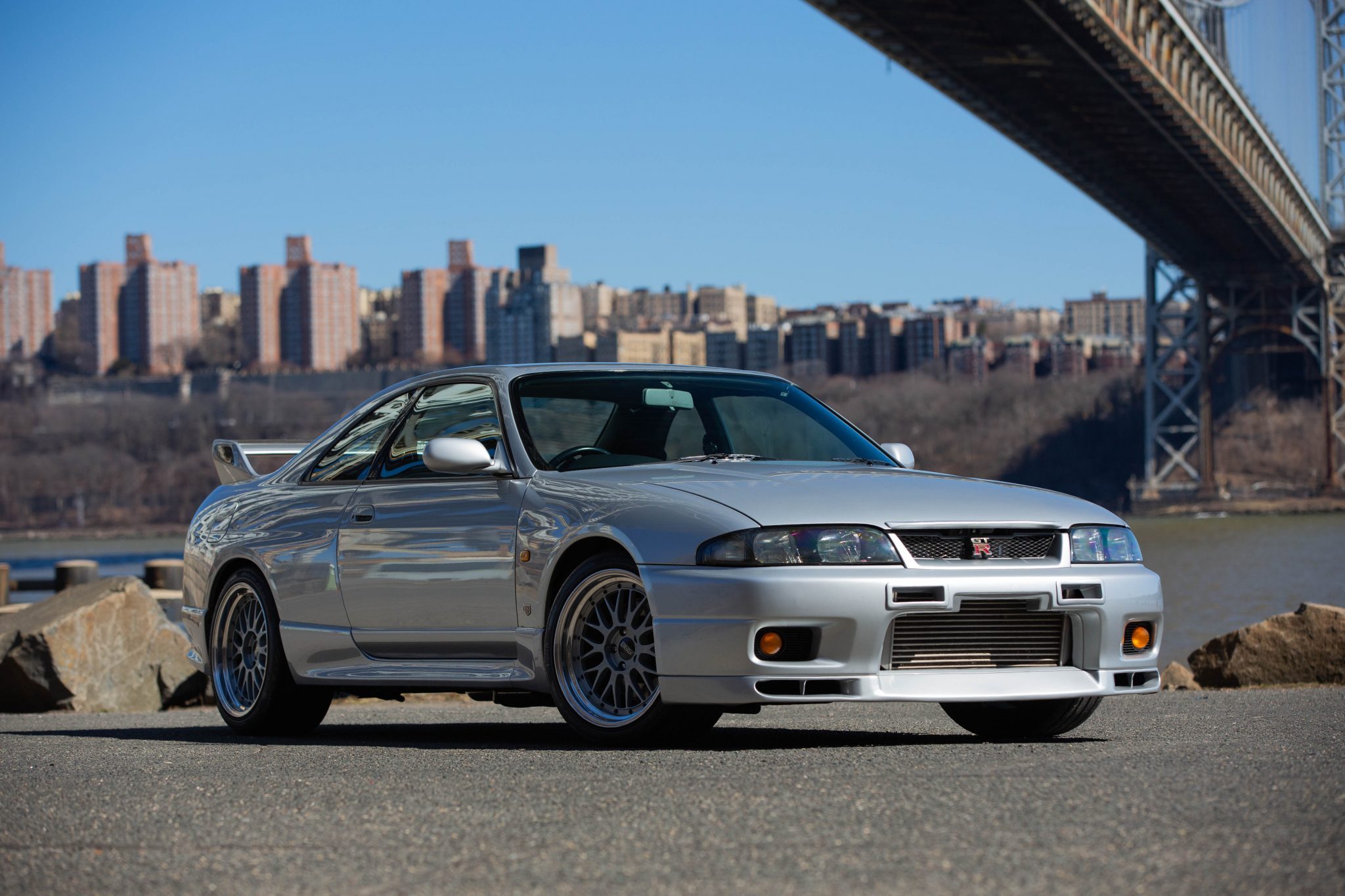 稀有 1995 年 Nissan Skyline GT-R V-Spec R33「东瀛战神」展开拍卖