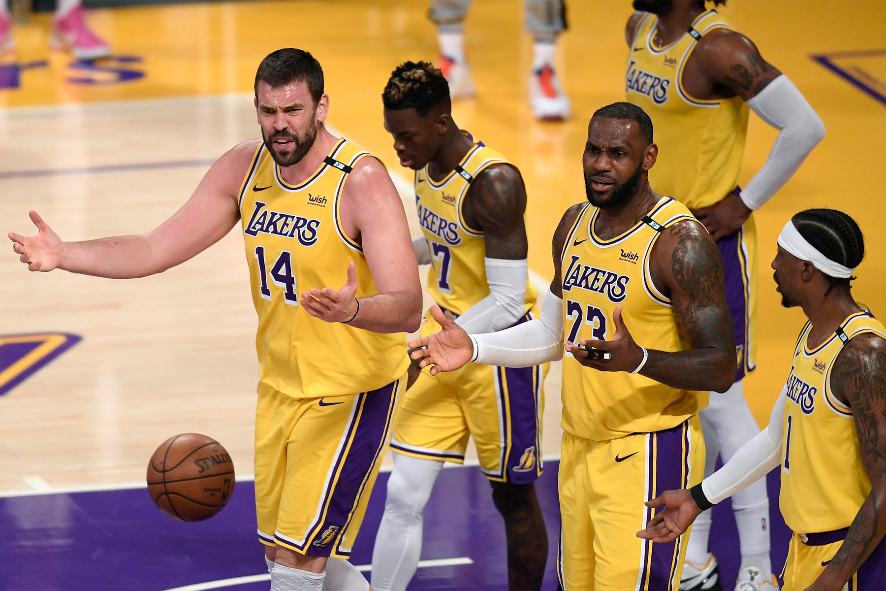 卫冕军失利 – Los Angeles Lakers 季后赛首轮败战 Phoenix Suns 正式鼗汰
