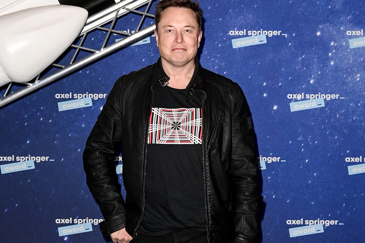 Elon Musk 已预订 Virgin Galactic 酞空旅行