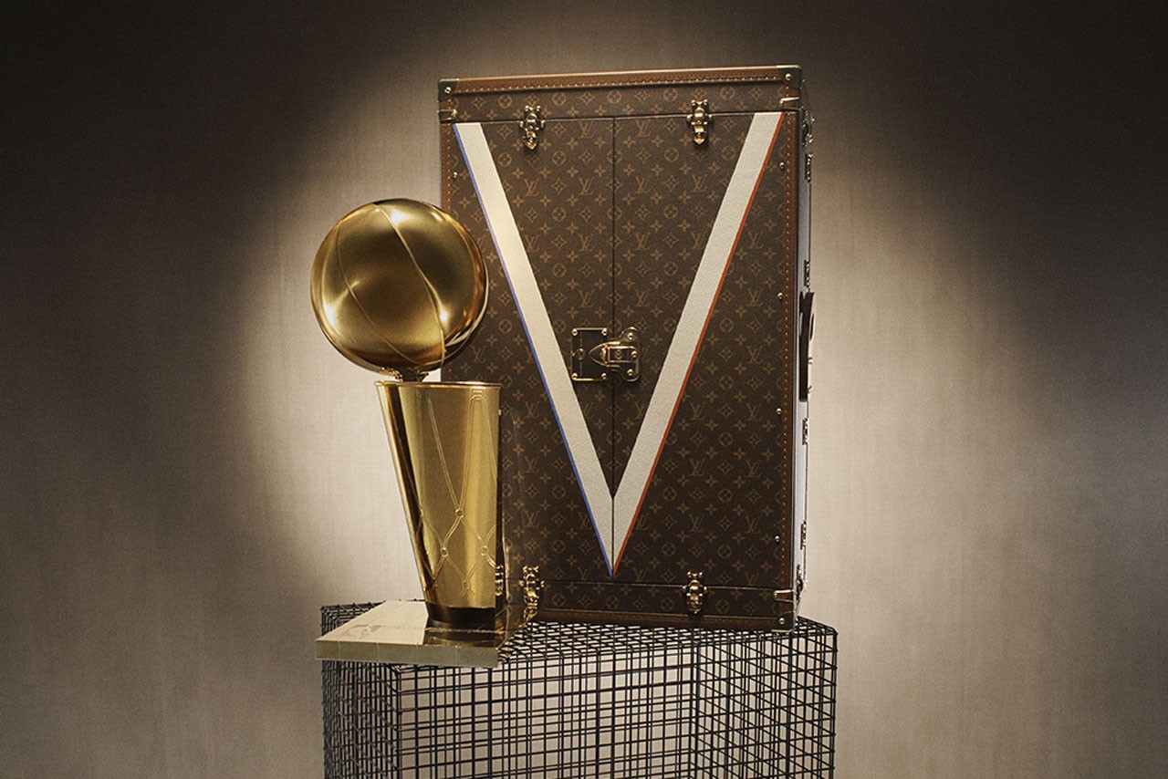 Louis Vuitton 官方订制 NBA 总冠军奖杯旅行箱正式登场