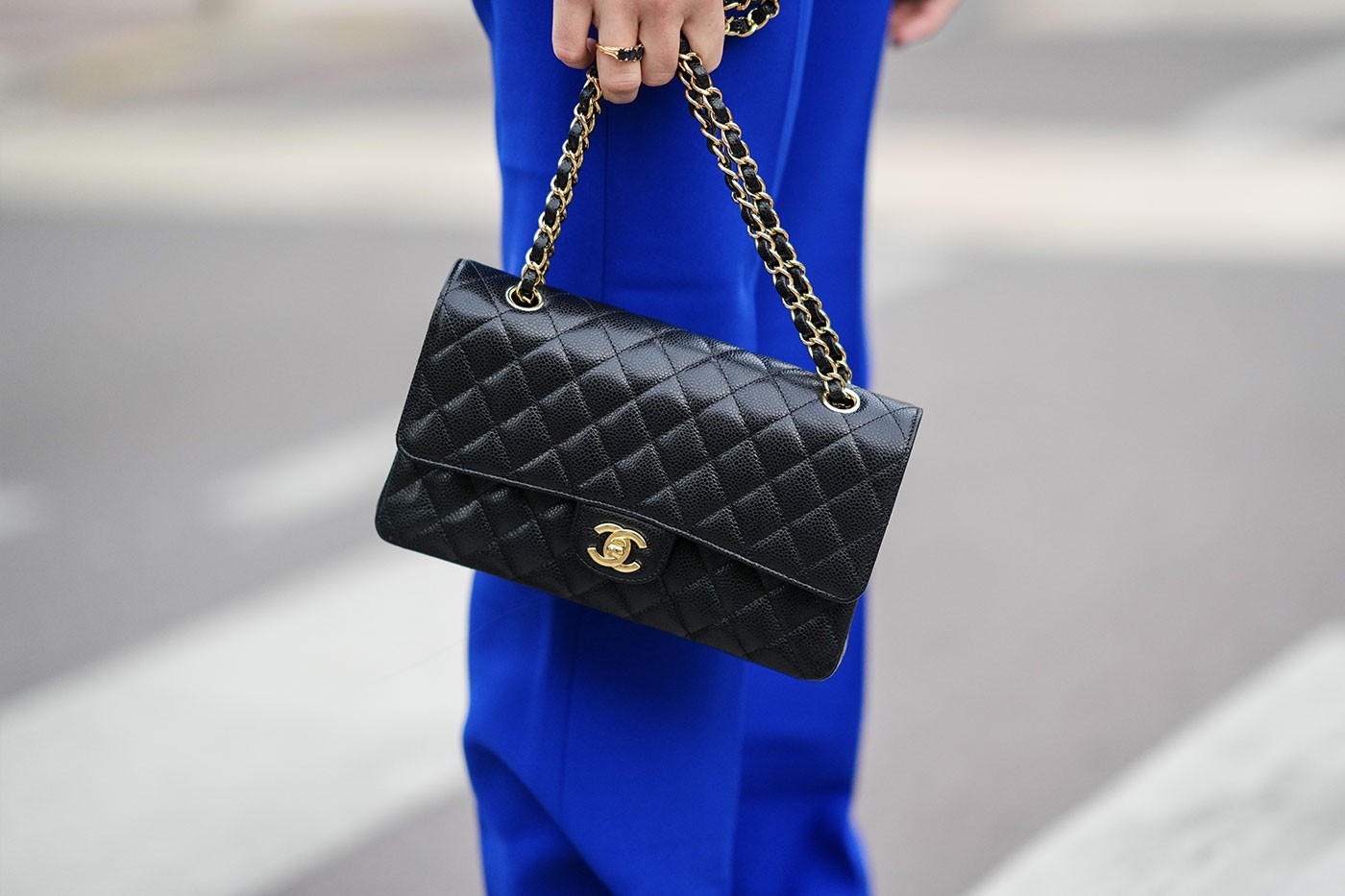 CHANEL 畅销包款涨价幅度至少 60%