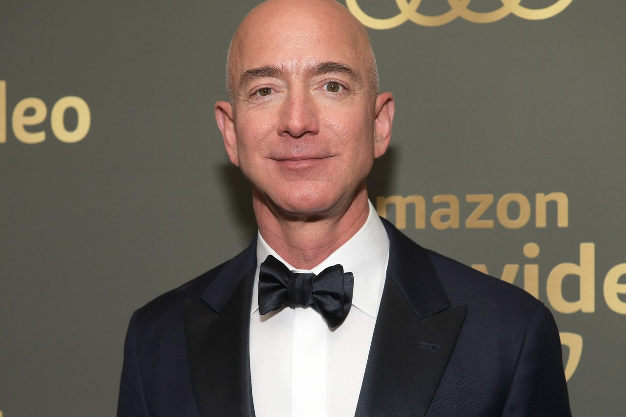 Jeff Bezos 要求拆除荷兰百年古桥引起网络热议