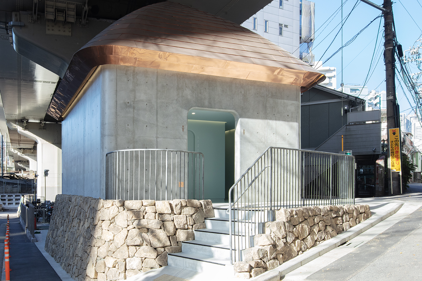 Marc Newson 携手「THE TOKYO TOILET」合作操刀设计东京街边公共厕所