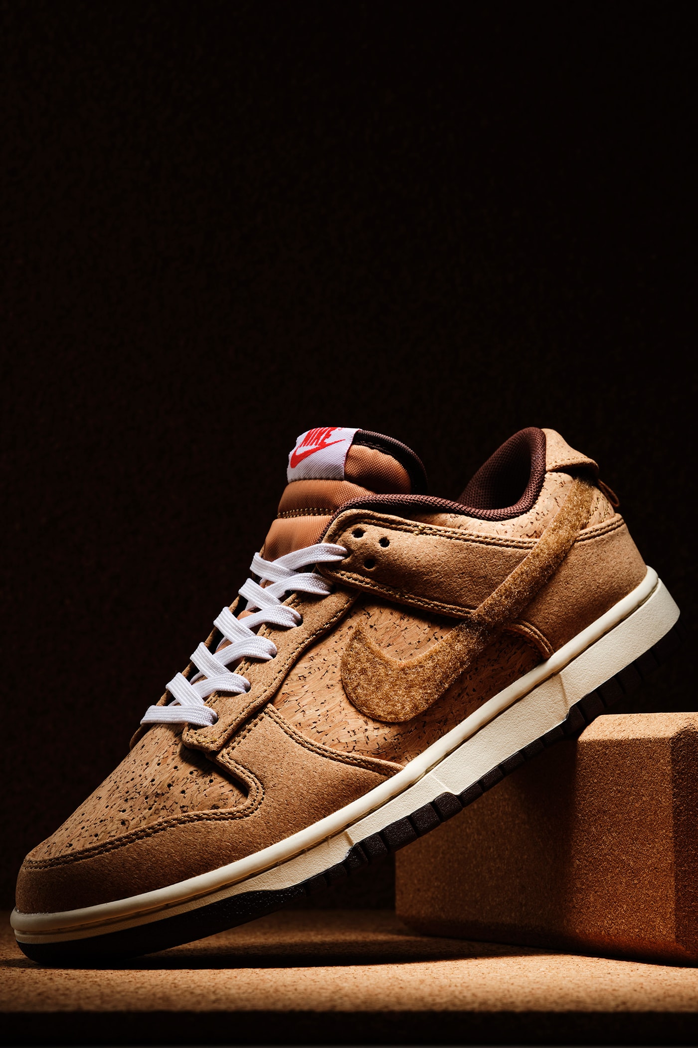 CLOT x Nike Cork Dunk 最新联名鞋款正式登场_新闻__中奢网