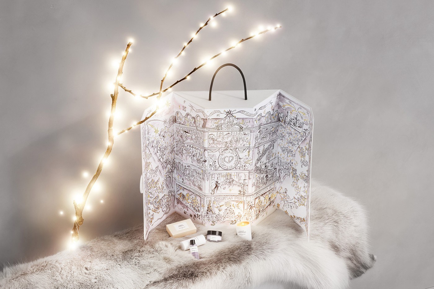 Maison Christian Dior 推出圣诞倒数月历及家居限定商品