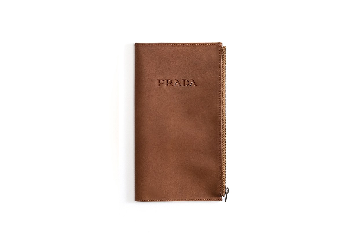 携手日本文具品牌，Prada x Midori 推出限量系列