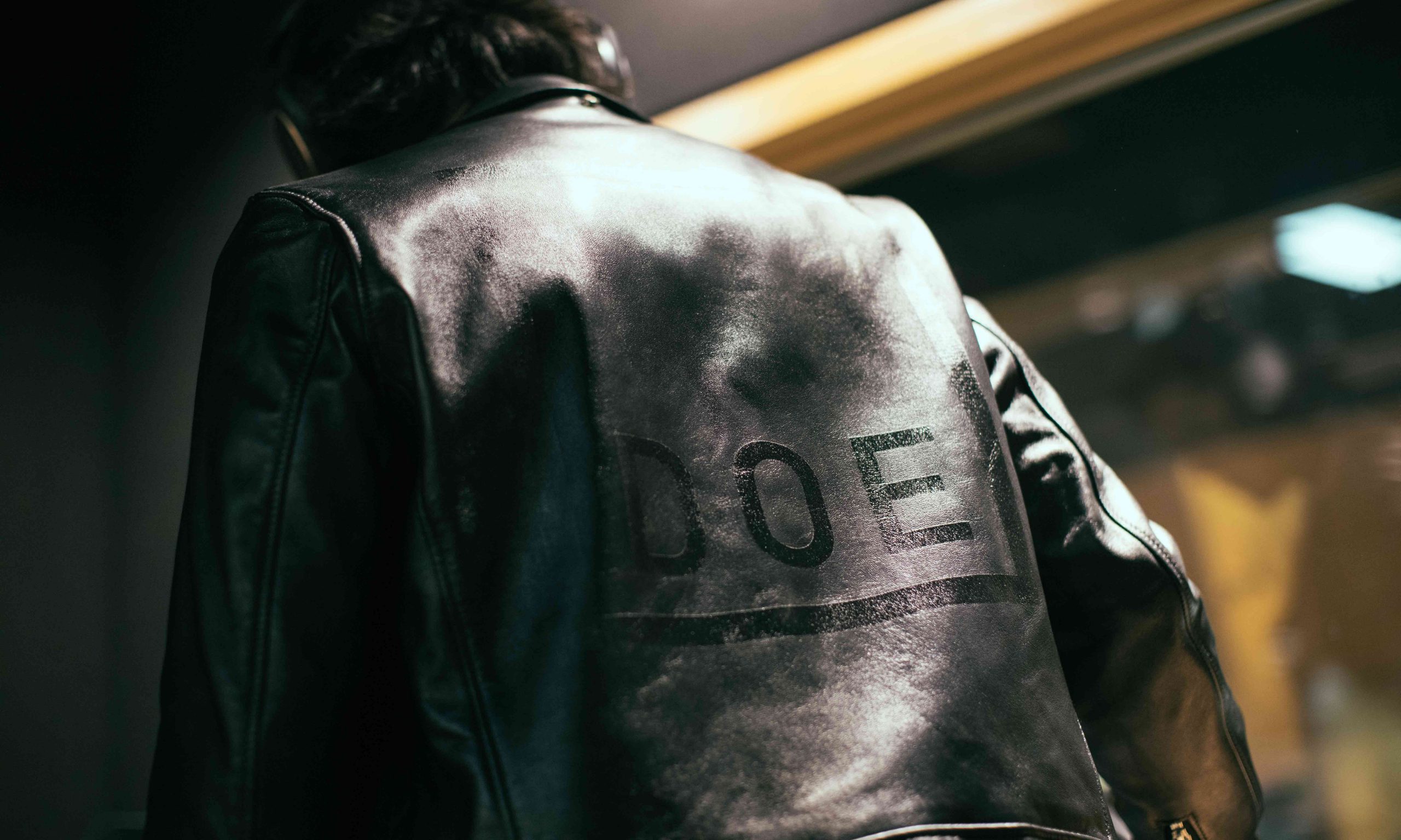 SCHOTT x DOE 228US SHEEPSKIN 摩托车夹克即将登场_新闻__女人志