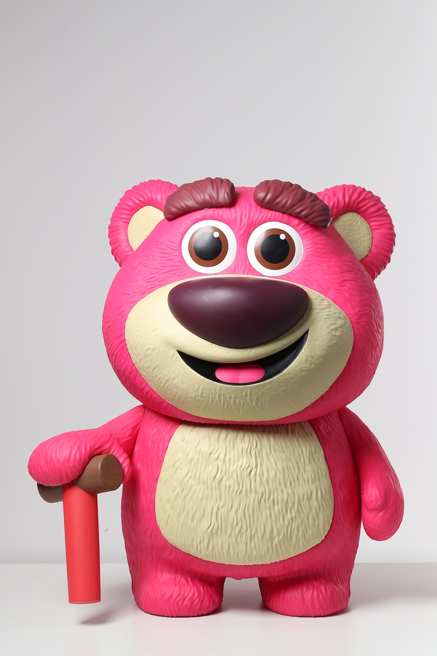HEROCROSS 全新推出「草莓熊」劳苏搪胶玩偶