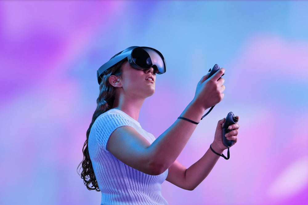 Meta 推出全新 VR 耳机 Quest Pro
