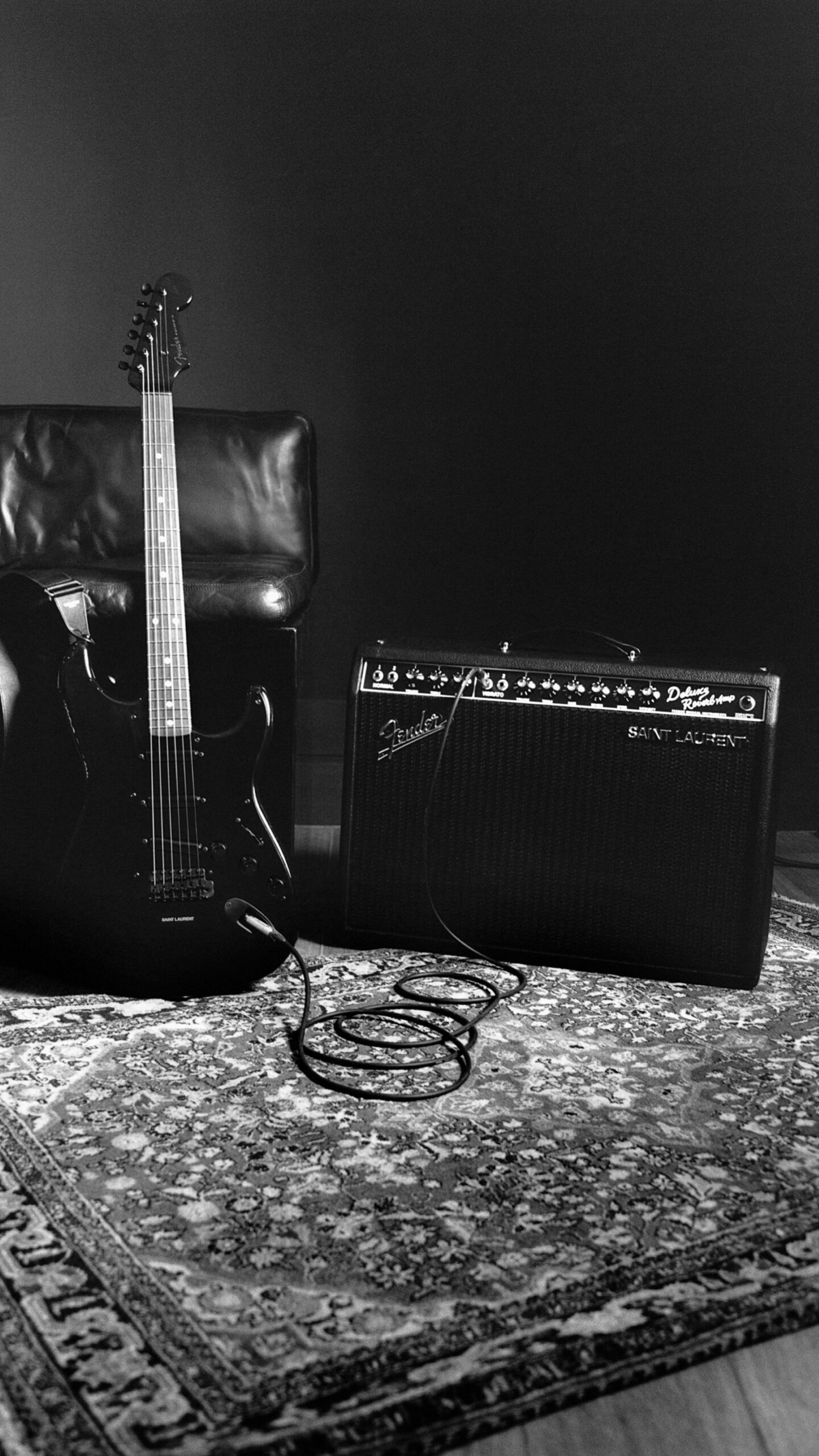 Fender 和 Saint Laurent 推出联名系列产品