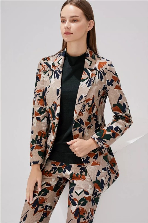 INSUN恩裳女装2020春季新品系列服饰搭配
