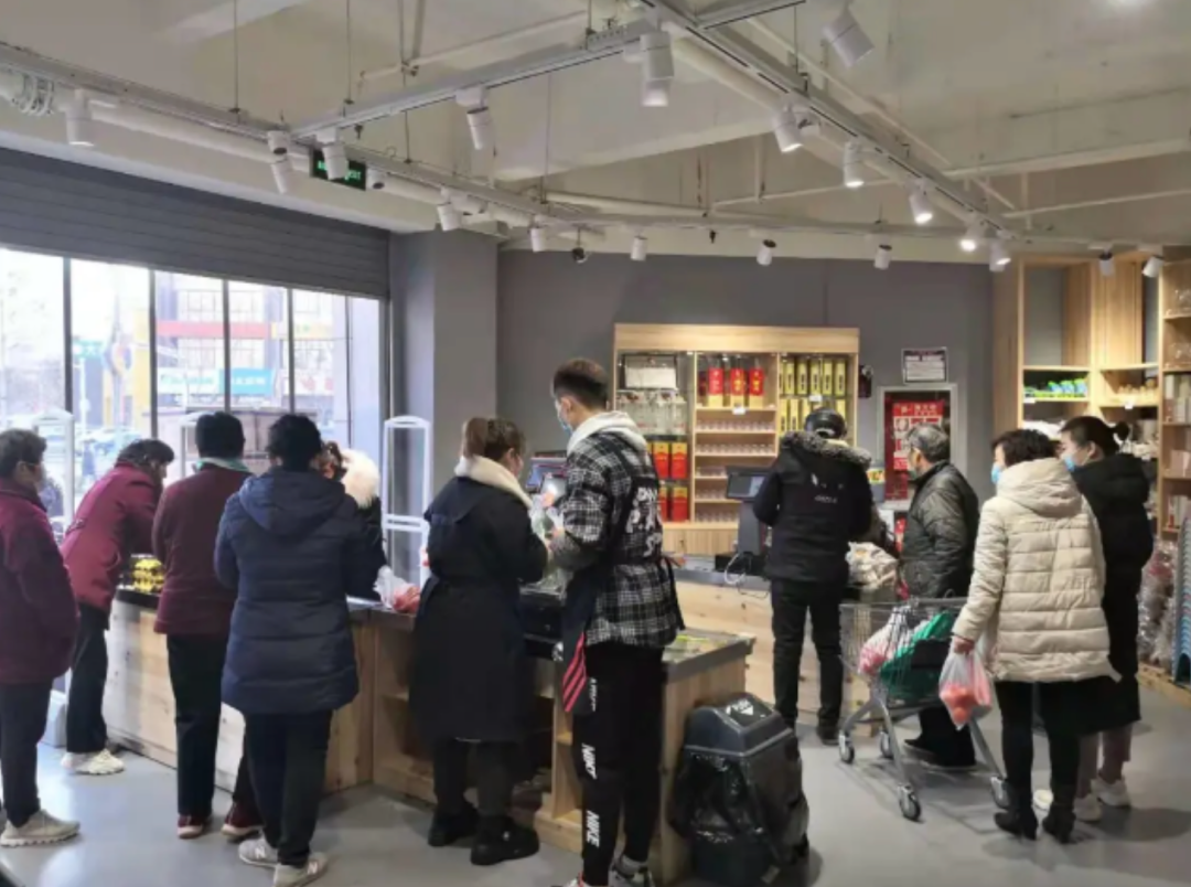 折扣店是把双刃剑：是风口亦是陷阱
